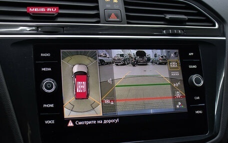 Volkswagen Tiguan II, 2019 год, 2 598 000 рублей, 21 фотография