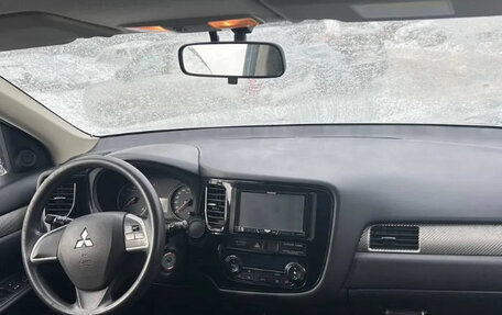 Mitsubishi Outlander III рестайлинг 3, 2012 год, 1 299 000 рублей, 9 фотография