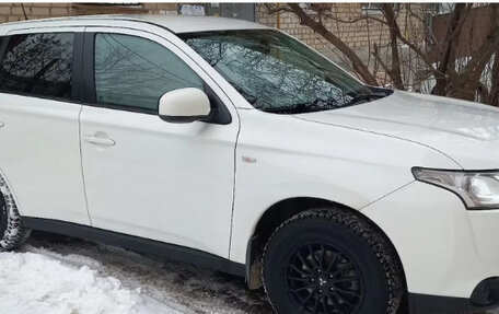 Mitsubishi Outlander III рестайлинг 3, 2012 год, 1 299 000 рублей, 3 фотография