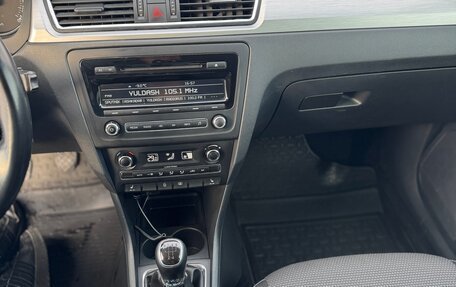 Skoda Rapid I, 2014 год, 860 000 рублей, 14 фотография