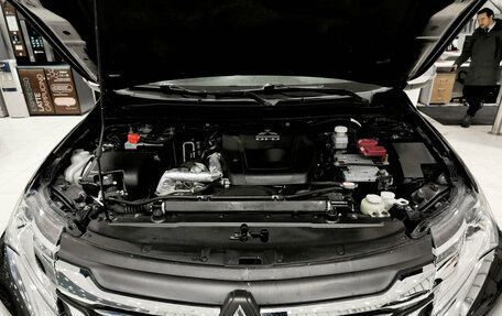 Mitsubishi Pajero Sport III рестайлинг, 2018 год, 2 850 000 рублей, 9 фотография