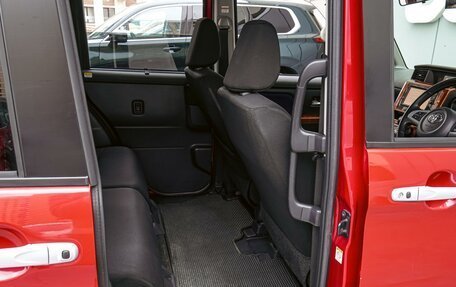 Toyota Roomy I, 2017 год, 1 200 000 рублей, 11 фотография