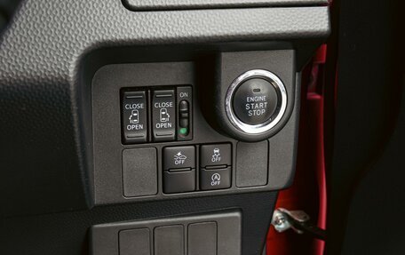 Toyota Roomy I, 2017 год, 1 200 000 рублей, 19 фотография