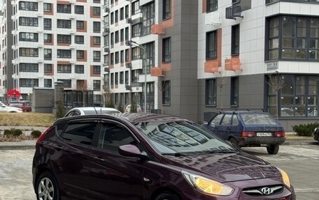 Hyundai Solaris II рестайлинг, 2013 год, 630 000 рублей, 1 фотография