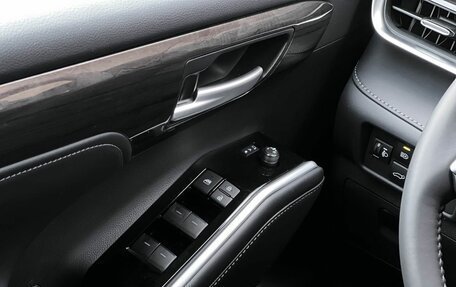 Toyota Highlander, 2025 год, 6 890 000 рублей, 29 фотография