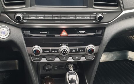 Hyundai Elantra VI рестайлинг, 2019 год, 1 600 000 рублей, 11 фотография