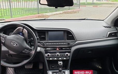 Hyundai Elantra VI рестайлинг, 2019 год, 1 600 000 рублей, 2 фотография