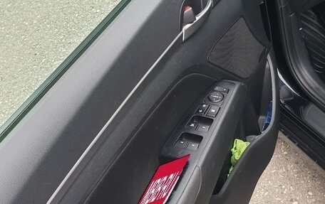 Hyundai Elantra VI рестайлинг, 2019 год, 1 600 000 рублей, 9 фотография