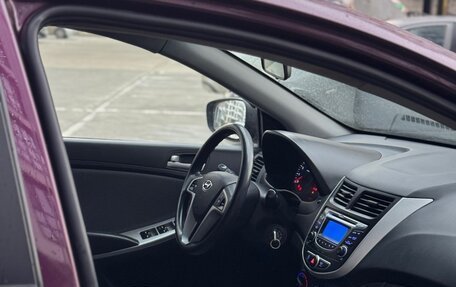 Hyundai Solaris II рестайлинг, 2013 год, 630 000 рублей, 3 фотография