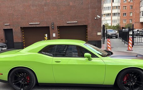 Dodge Challenger III рестайлинг 2, 2019 год, 6 200 000 рублей, 3 фотография