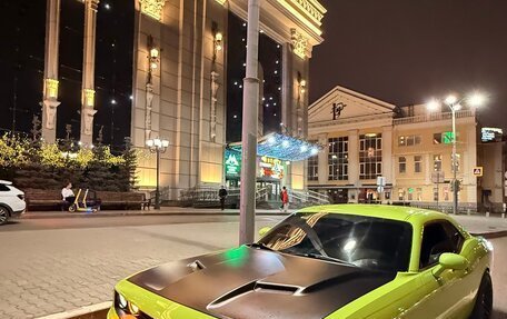 Dodge Challenger III рестайлинг 2, 2019 год, 6 200 000 рублей, 21 фотография