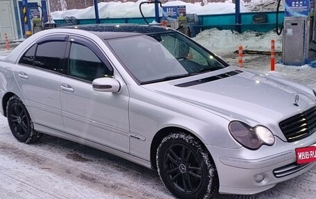 Mercedes-Benz C-Класс, 2005 год, 650 000 рублей, 1 фотография