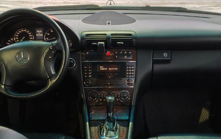 Mercedes-Benz C-Класс, 2005 год, 650 000 рублей, 7 фотография