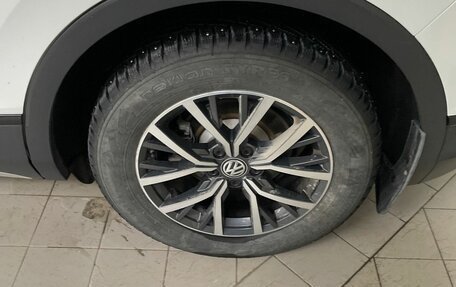 Volkswagen Tiguan II, 2019 год, 2 818 000 рублей, 9 фотография