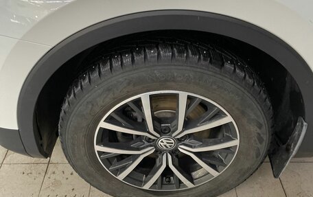 Volkswagen Tiguan II, 2019 год, 2 818 000 рублей, 3 фотография