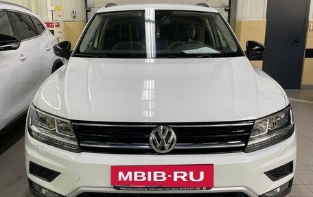 Volkswagen Tiguan II, 2019 год, 2 818 000 рублей, 2 фотография