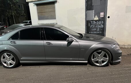 Mercedes-Benz S-Класс, 2011 год, 2 250 000 рублей, 2 фотография