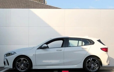 BMW 1 серия, 2023 год, 1 599 099 рублей, 8 фотография