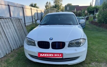 BMW 1 серия, 2010 год, 735 000 рублей, 2 фотография