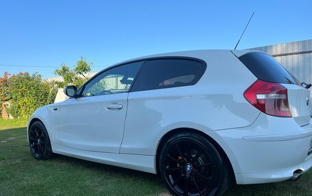 BMW 1 серия, 2010 год, 735 000 рублей, 6 фотография