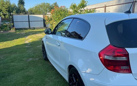 BMW 1 серия, 2010 год, 735 000 рублей, 5 фотография