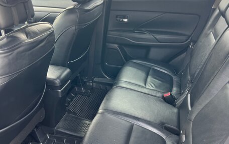 Mitsubishi Outlander III рестайлинг 3, 2014 год, 1 650 000 рублей, 9 фотография