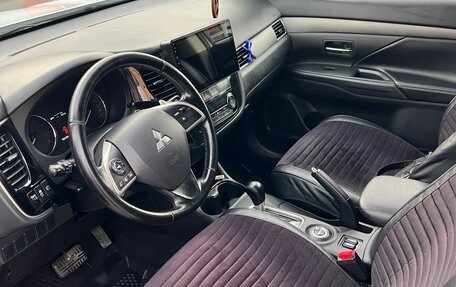 Mitsubishi Outlander III рестайлинг 3, 2014 год, 1 650 000 рублей, 5 фотография