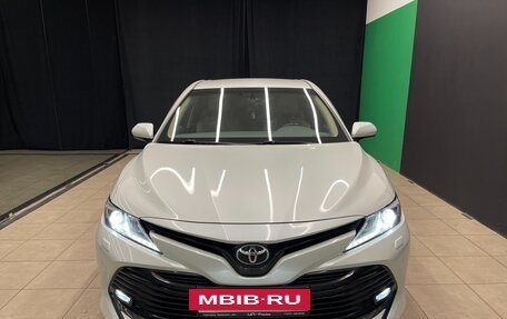 Toyota Camry, 2019 год, 2 850 000 рублей, 2 фотография