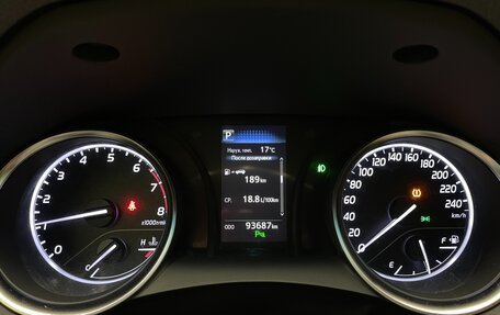 Toyota Camry, 2019 год, 2 850 000 рублей, 15 фотография