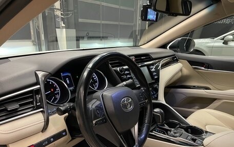 Toyota Camry, 2019 год, 2 850 000 рублей, 12 фотография