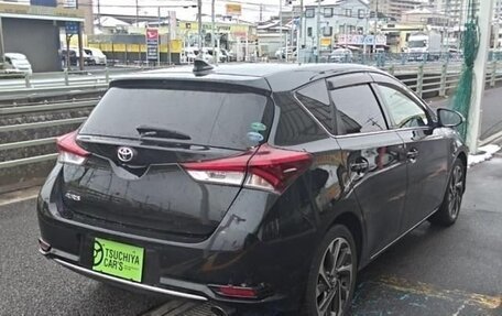 Toyota Auris II, 2015 год, 1 000 000 рублей, 3 фотография