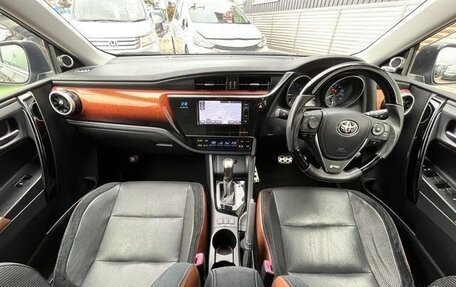 Toyota Auris II, 2015 год, 1 050 000 рублей, 2 фотография