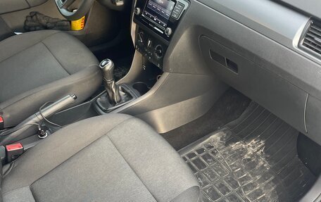 Skoda Rapid I, 2019 год, 1 000 000 рублей, 24 фотография