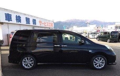 Toyota ISis I, 2014 год, 1 050 000 рублей, 11 фотография