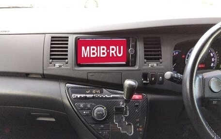 Toyota ISis I, 2014 год, 1 050 000 рублей, 16 фотография