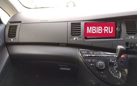 Toyota ISis I, 2014 год, 1 050 000 рублей, 15 фотография