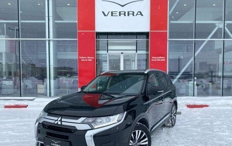Mitsubishi Outlander III рестайлинг 3, 2019 год, 2 150 000 рублей, 1 фотография