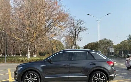 Volkswagen T-Roc I, 2021 год, 1 269 000 рублей, 3 фотография