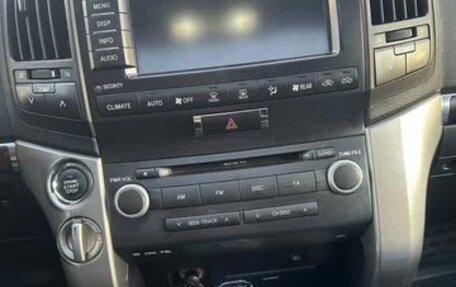 Toyota Land Cruiser 200, 2008 год, 2 970 000 рублей, 13 фотография