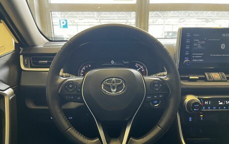 Toyota RAV4, 2021 год, 3 700 000 рублей, 12 фотография