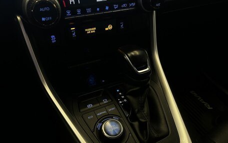 Toyota RAV4, 2021 год, 3 700 000 рублей, 8 фотография