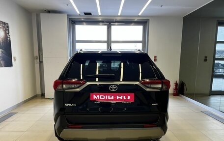 Toyota RAV4, 2021 год, 3 700 000 рублей, 6 фотография