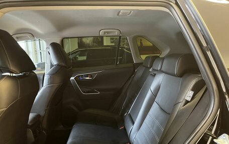 Toyota RAV4, 2021 год, 3 700 000 рублей, 16 фотография