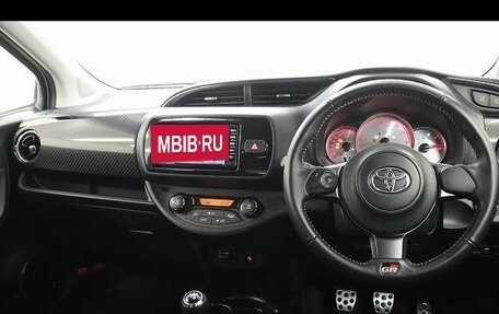 Toyota Vitz, 2018 год, 1 250 000 рублей, 2 фотография