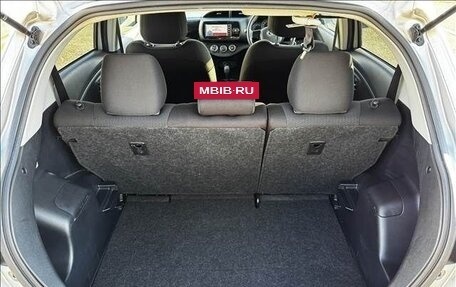 Toyota Vitz, 2019 год, 940 000 рублей, 8 фотография