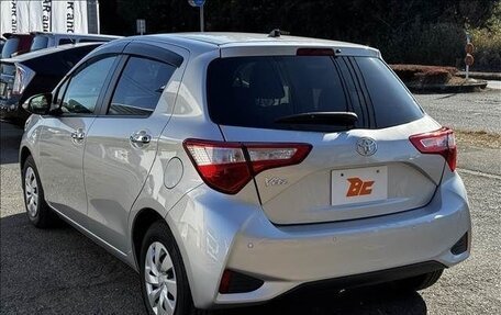 Toyota Vitz, 2019 год, 940 000 рублей, 11 фотография