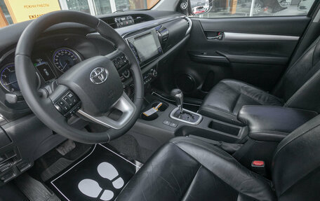 Toyota Hilux VIII, 2016 год, 3 098 000 рублей, 9 фотография