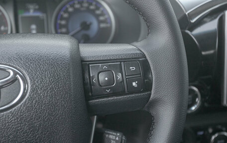 Toyota Hilux VIII, 2016 год, 3 098 000 рублей, 13 фотография