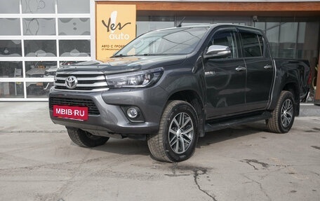 Toyota Hilux VIII, 2016 год, 3 098 000 рублей, 2 фотография