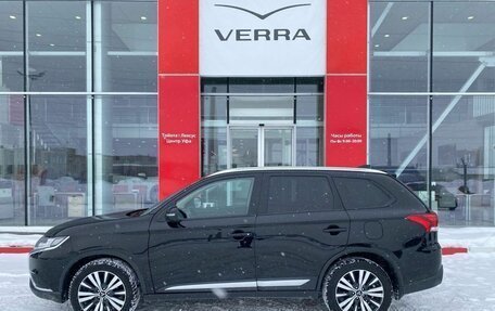 Mitsubishi Outlander III рестайлинг 3, 2019 год, 2 150 000 рублей, 9 фотография